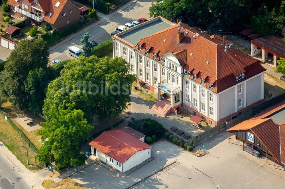 Burg Stargard aus der Vogelperspektive: Gebäude der Jugendherberge DHJ Jugendherberge Burg Stargard in Burg Stargard im Bundesland Mecklenburg-Vorpommern