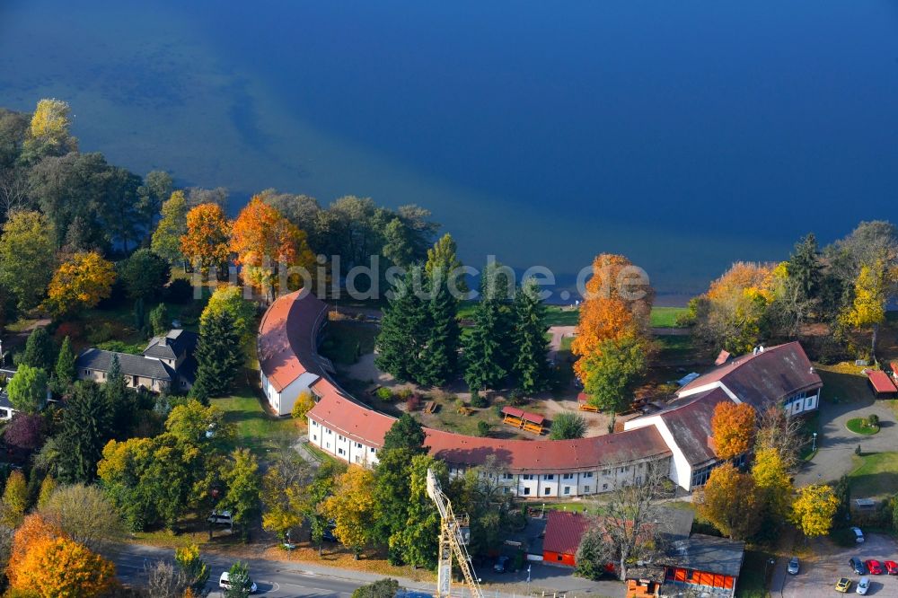 Luftaufnahme Wandlitz - Gebäude der Jugendherberge an der Prenzlauer Chaussee in Wandlitz im Bundesland Brandenburg, Deutschland