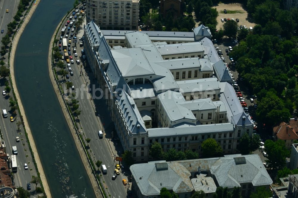 Bukarest von oben - Gebäude des Justizpalast Curtea De Apel Bucuresti im Stadtzentrum der Hauptstadt Bukarest in Rumänien