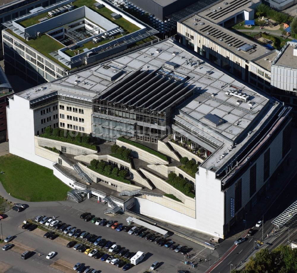 Dresden von oben - Gebäude des Kaufhauses Karstadt Dresden in Dresden im Bundesland Sachsen