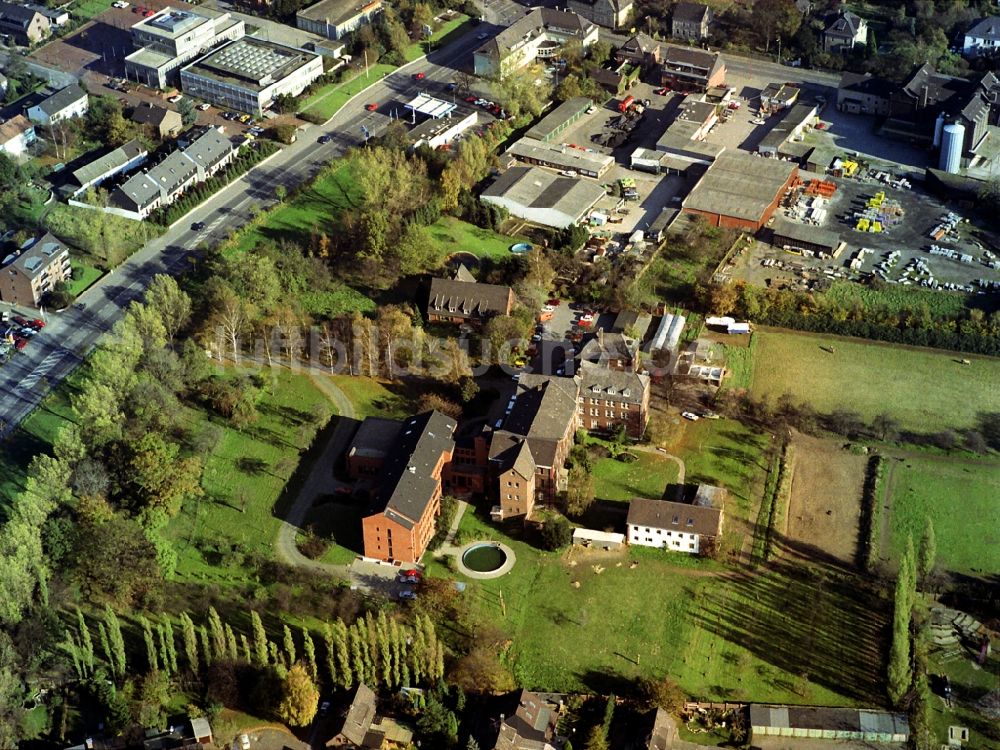 Neukirchen-Vluyn von oben - Gebäude des Kinder- und Jugendheimes Haus Elim im Ortsteil Neukirchen in Neukirchen-Vluyn im Bundesland Nordrhein-Westfalen