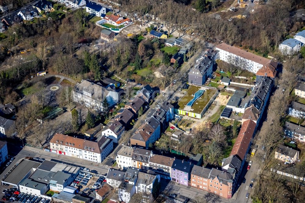 Luftaufnahme Gelsenkirchen - Gebäude der KITA Kindertagesstätte - Kindergarten an der Irmgardstraße in Gelsenkirchen im Bundesland Nordrhein-Westfalen, Deutschland