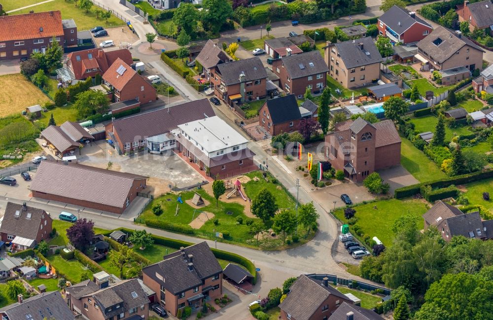 Luftaufnahme Horst - Gebäude der KITA Kindertagesstätte - Kindergarten Kita St. Marien Horst in Horst im Bundesland Nordrhein-Westfalen, Deutschland