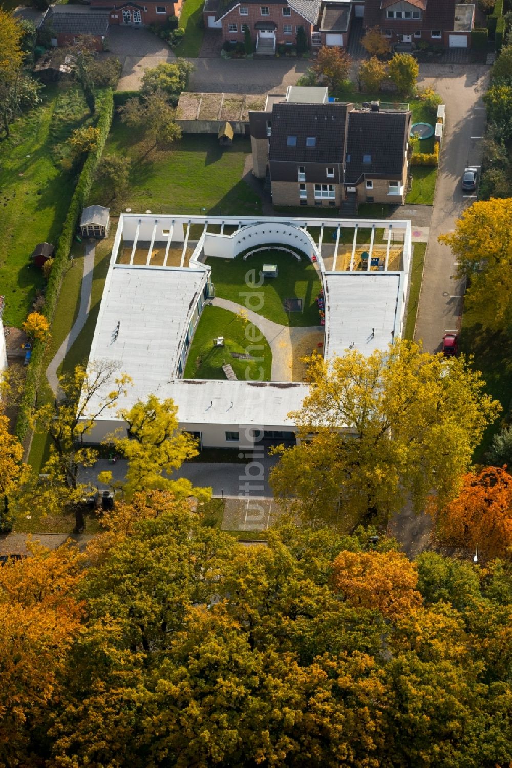 Hamm von oben - Gebäude der KITA Kindertagesstätte - Kindergarten am Kurpark in Hamm im Bundesland Nordrhein-Westfalen