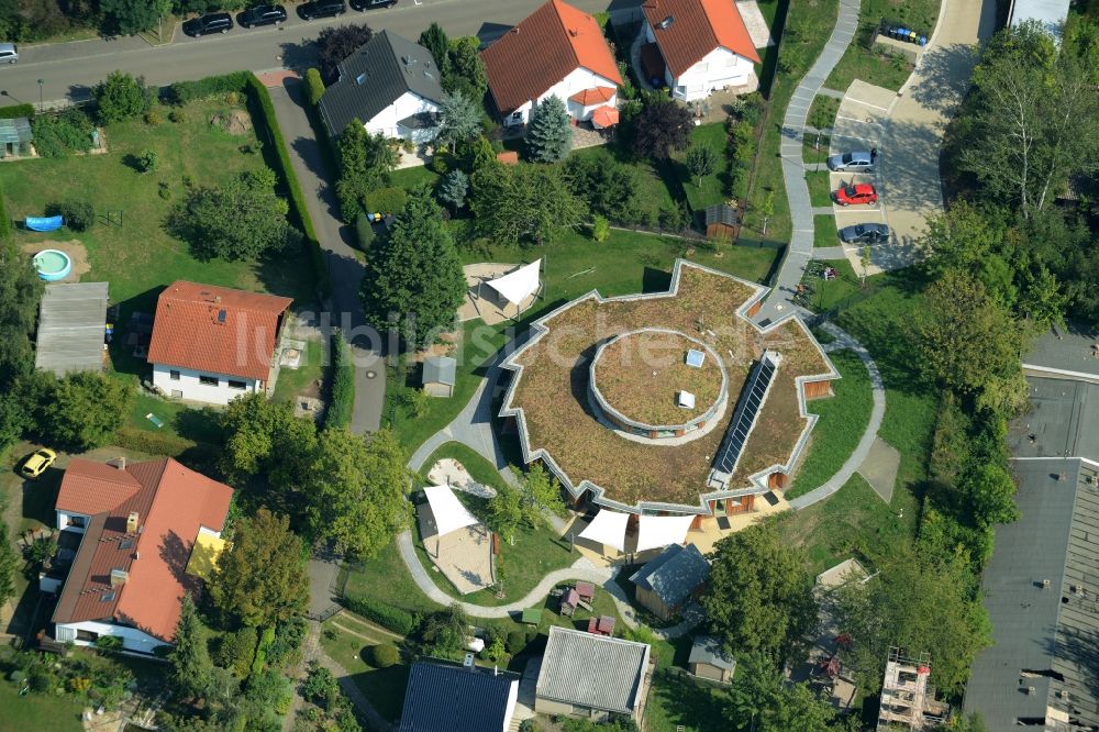 Markkleeberg von oben - Gebäude der KITA Kindertagesstätte - Kindergarten Morgenland an der Hohe Straße in Markkleeberg im Bundesland Sachsen