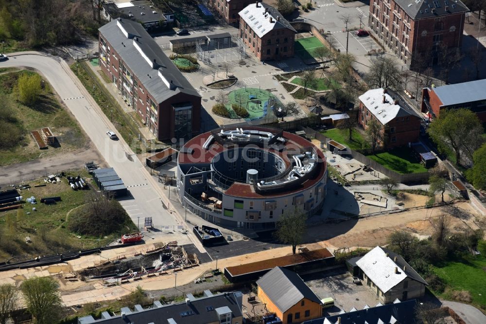 Luftbild Kopenhagen - Gebäude der KITA Kindertagesstätte - Kindergarten NYT Bornehus - Sionsgade in Kopenhagen in Dänemark