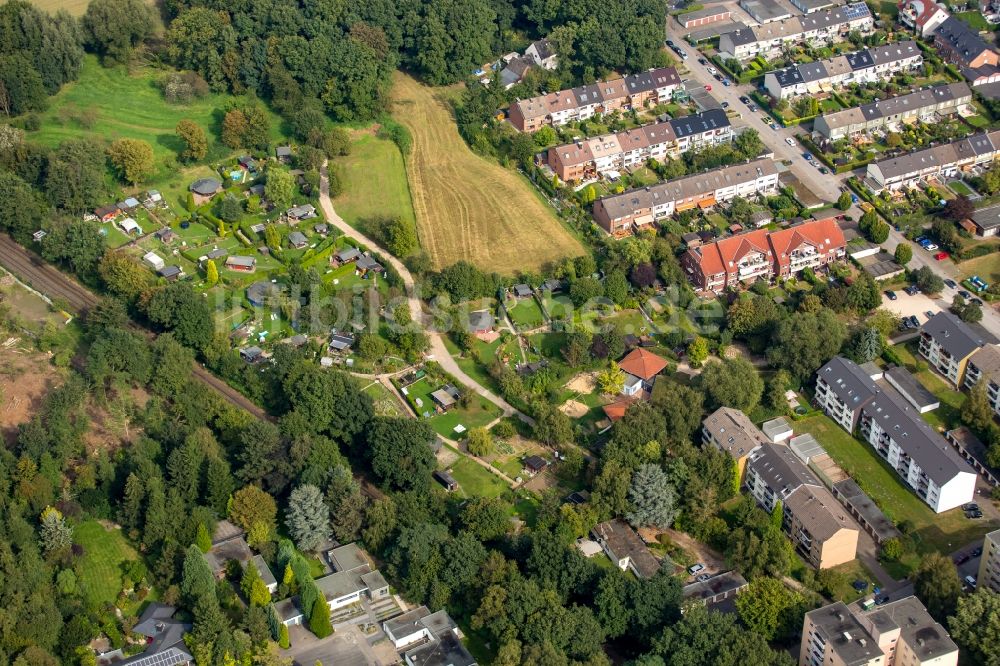 Luftaufnahme Gladbeck - Gebäude der KITA Kindertagesstätte - Kindergartendes des städtischen Naturkindergartens in Gladbeck im Bundesland Nordrhein-Westfalen