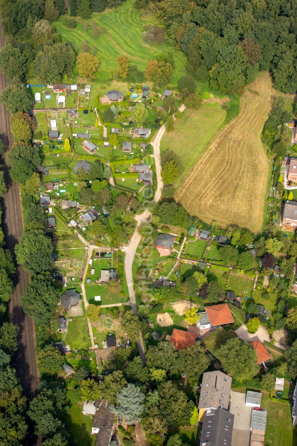 Gladbeck von oben - Gebäude der KITA Kindertagesstätte - Kindergartendes des städtischen Naturkindergartens in Gladbeck im Bundesland Nordrhein-Westfalen