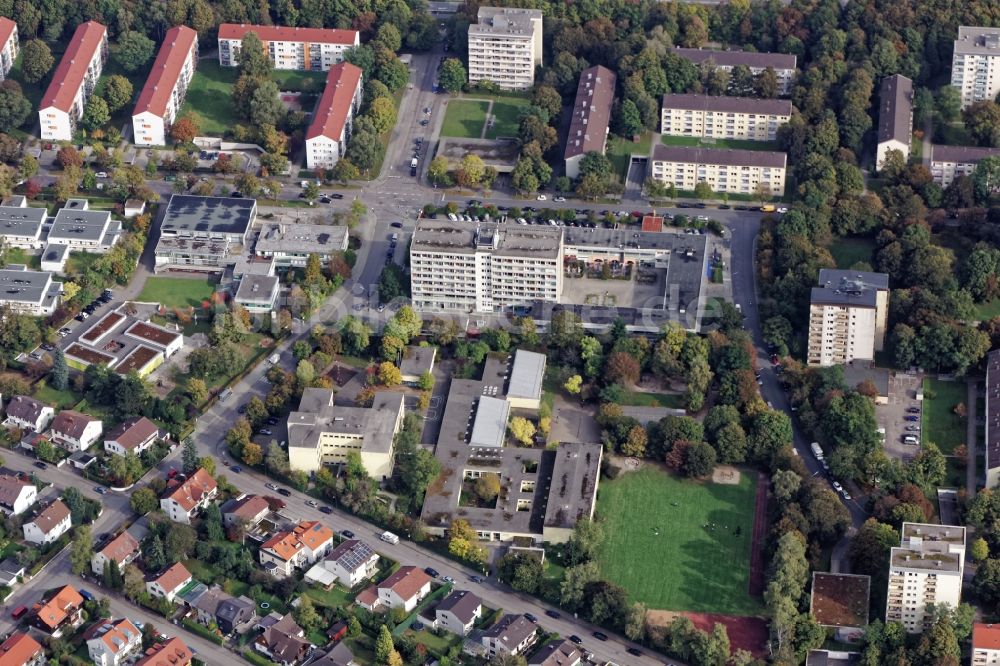 Luftbild München - Gebäude an der Königswieser Straße in München Forstenried im Bundesland Basyern