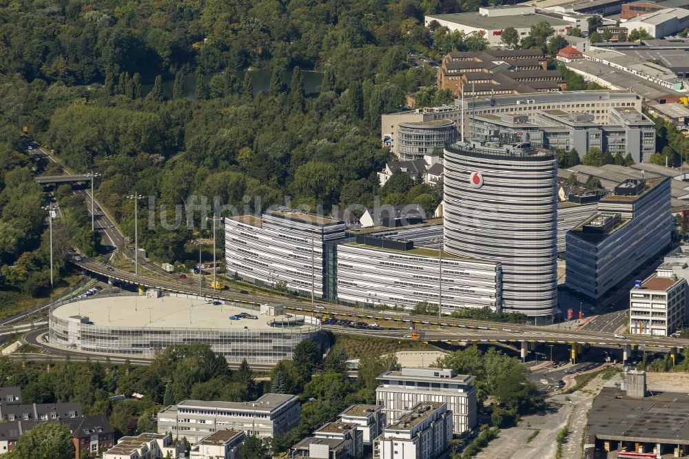 Düsseldorf aus der Vogelperspektive: Gebäude - Komplex am Hochhaus Vodafone-Campus und am Heerdter Dreieckin Düsseldorf im Bundesland Nordrhein-Westfalen