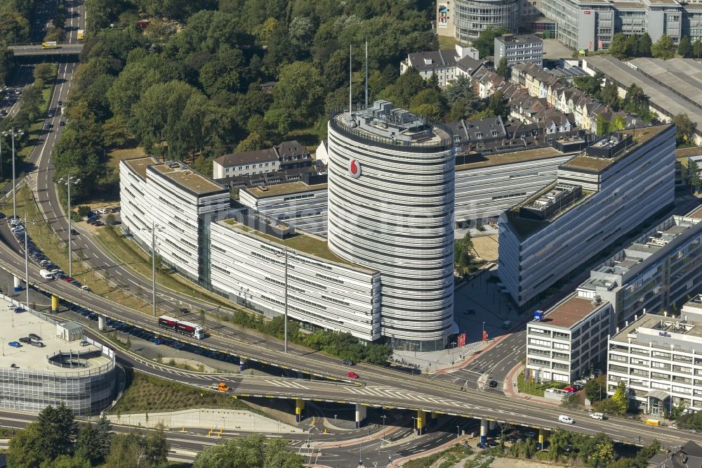 Luftbild Düsseldorf - Gebäude - Komplex am Hochhaus Vodafone-Campus und am Heerdter Dreieckin Düsseldorf im Bundesland Nordrhein-Westfalen