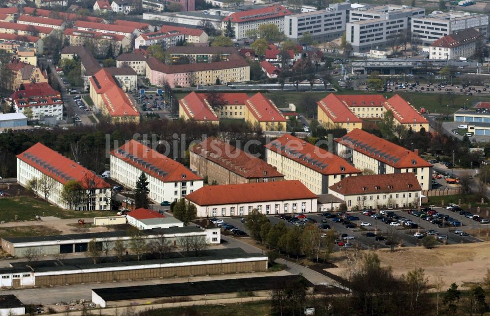 Erfurt von oben - Gebäude- Komplex der Kaserne am Steiger der Bundeswehr in Erfurt im Bundesland Thüringen