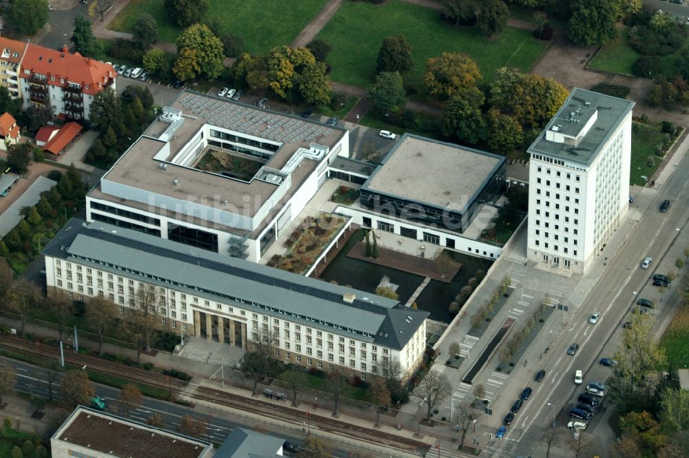 Luftaufnahme Erfurt - Gebäude Komplex des Thüringer Landtag , dem Sitz des Landes- Parlamentes in der Landeshauptstadt Erfurt im Bundesland Thüringen