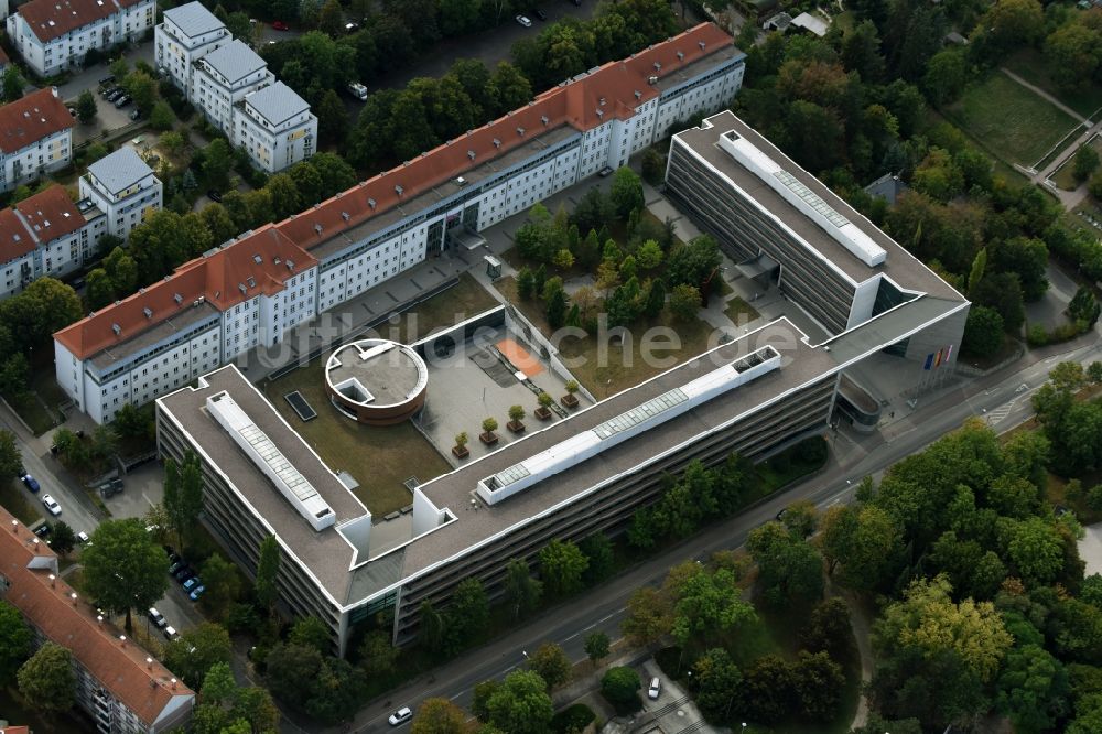 Erfurt aus der Vogelperspektive: Gebäude- Komplex des Thüringer Ministerium in der Werner-Seelenbinder-Strasse in Erfurt im Bundesland Thüringen