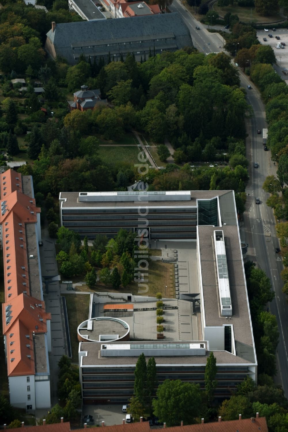 Luftaufnahme Erfurt - Gebäude- Komplex des Thüringer Ministerium in der Werner-Seelenbinder-Strasse in Erfurt im Bundesland Thüringen