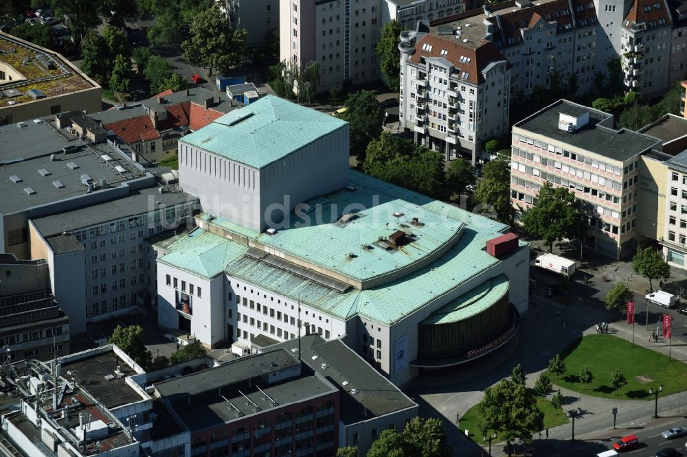 Berlin aus der Vogelperspektive: Gebäude des Konzerthauses und Theater- Schauspielhauses in Berlin