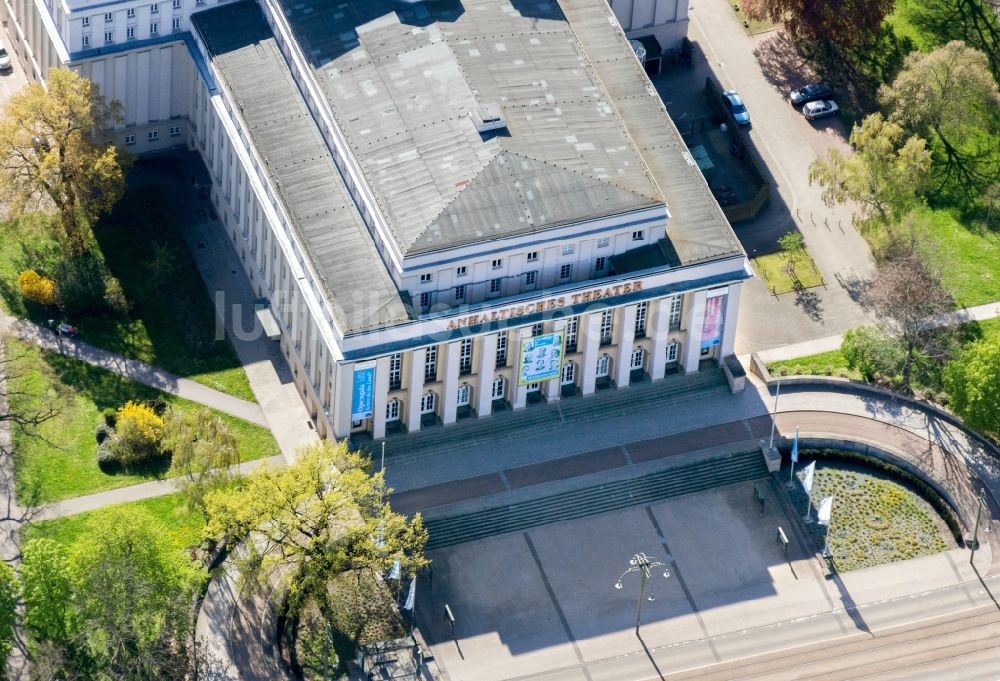 Luftbild Dessau - Gebäude des Konzerthauses und Theater- Schauspielhauses in Dessau im Bundesland Sachsen-Anhalt, Deutschland