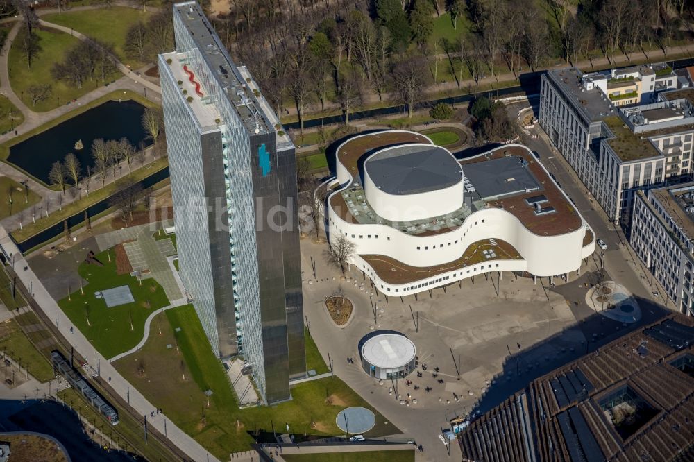 Düsseldorf aus der Vogelperspektive: Gebäude des Konzerthauses und Theater- Schauspielhauses und das Dreischeibenhaus in Düsseldorf im Bundesland Nordrhein-Westfalen, Deutschland