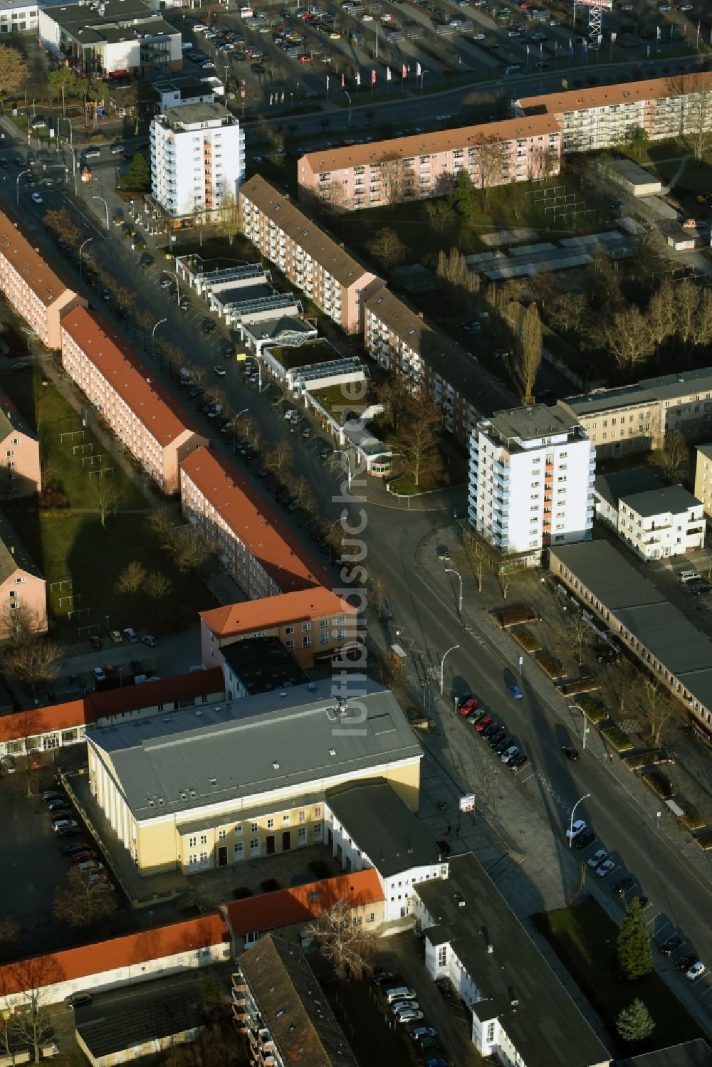 Luftbild Eisenhüttenstadt - Gebäude des Konzerthauses und Theater- Schauspielhauses in Eisenhüttenstadt im Bundesland Brandenburg