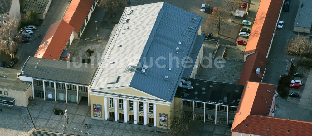 Luftbild Eisenhüttenstadt - Gebäude des Konzerthauses und Theater- Schauspielhauses in Eisenhüttenstadt im Bundesland Brandenburg