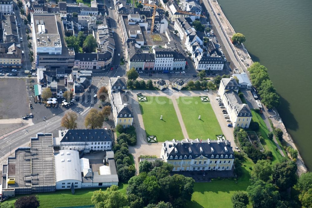 Luftaufnahme Neuwied - Gebäude des Konzerthauses und Theater- Schauspielhauses in Neuwied im Bundesland Rheinland-Pfalz, Deutschland