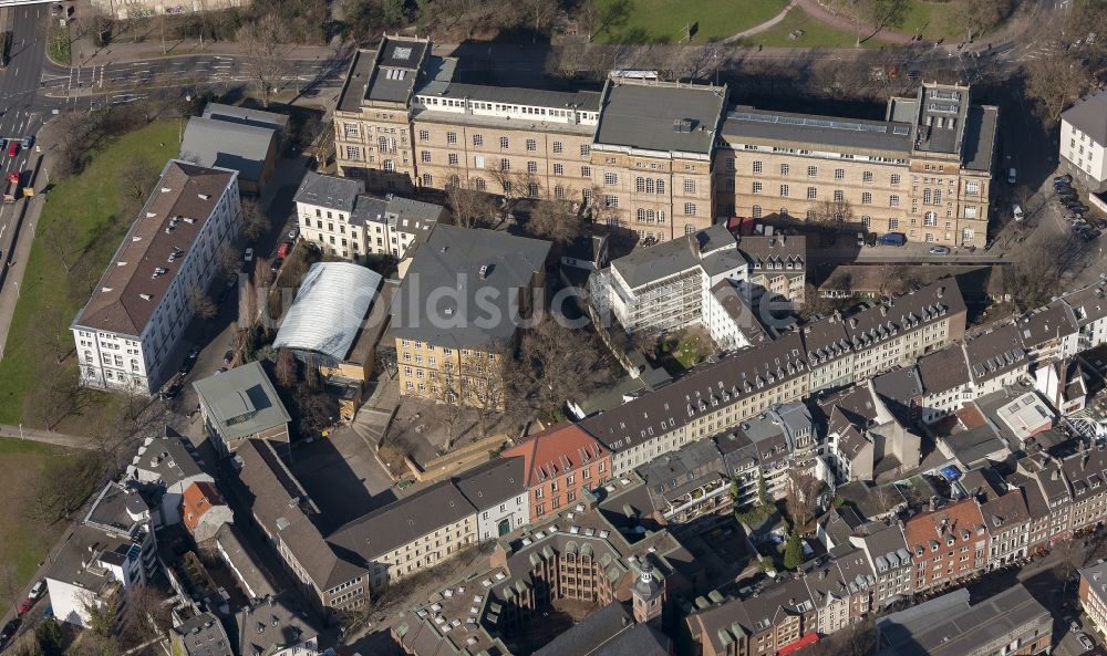 Düsseldorf aus der Vogelperspektive: Gebäude der Kunstakademie Düsseldorf und des St. Ursula-Berufskolleges in Düsseldorf im Bundesland Nordrhein-Westfalen