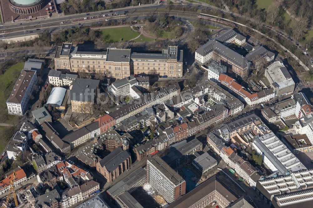 Düsseldorf aus der Vogelperspektive: Gebäude der Kunstakademie Düsseldorf und des St. Ursula-Berufskolleges in Düsseldorf im Bundesland Nordrhein-Westfalen