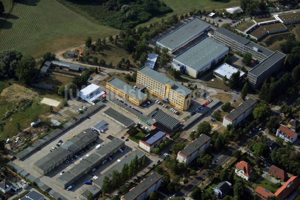 Hoppegarten von oben - Gebäude des Landesamtes für Bauen und Verkehr in Hoppegarten im Bundesland Brandenburg