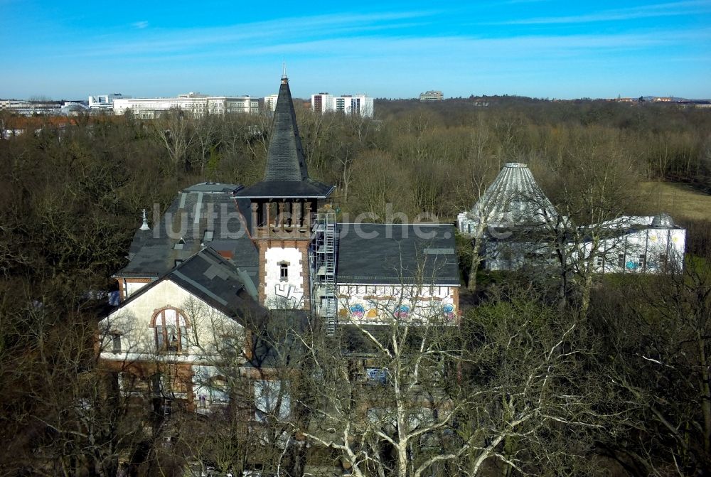 Luftaufnahme Halle / Saale - Gebäude des leerstehenden Pionierhaus in Halle (Saale) in Sachsen-Anhalt