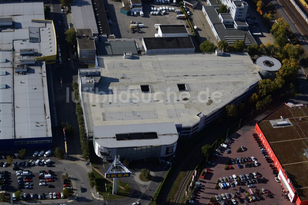 Luftbild Berlin - Gebäude des Möbelmarkt der IKEA Einrichtungshaus Berlin-Spandau in Berlin