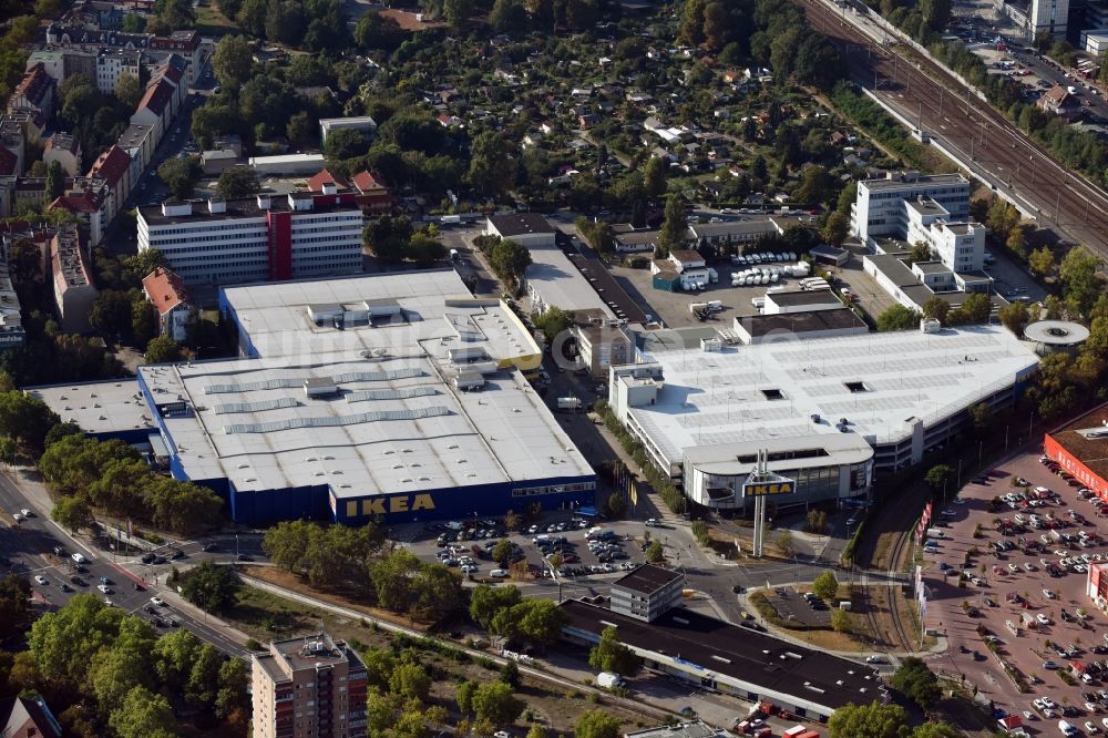 Luftaufnahme Berlin - Gebäude des Möbelmarkt der IKEA Einrichtungshaus Berlin-Spandau in Berlin