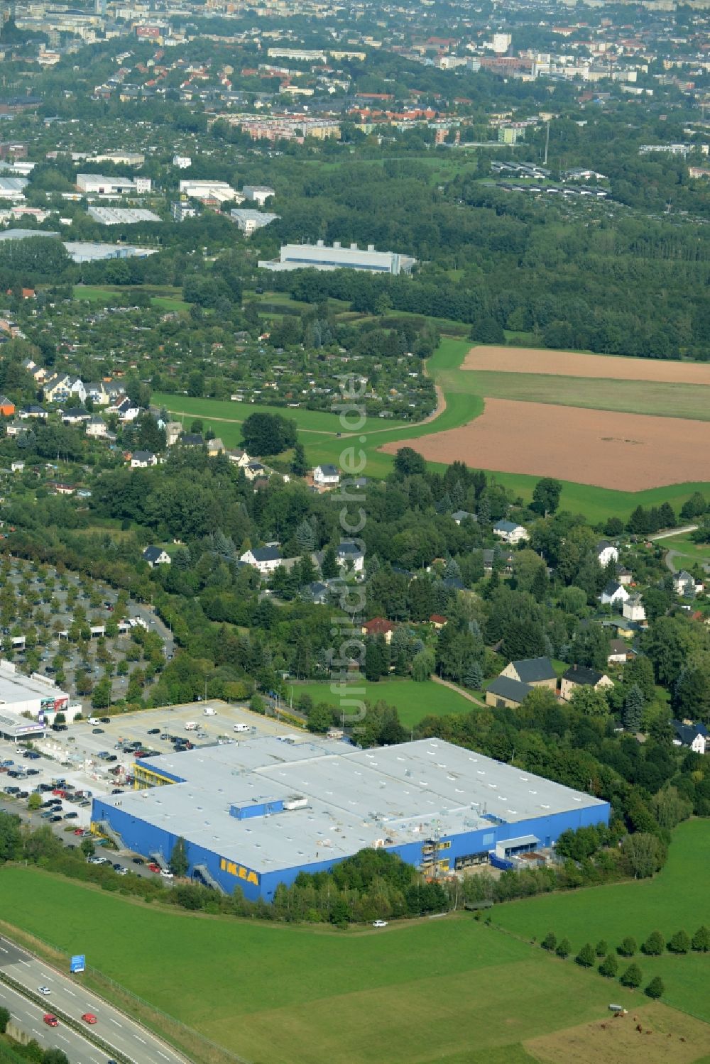 Chemnitz von oben - Gebäude des Möbelmarkt - IKEA Einrichtungshaus im Neefepark in Chemnitz im Bundesland Sachsen