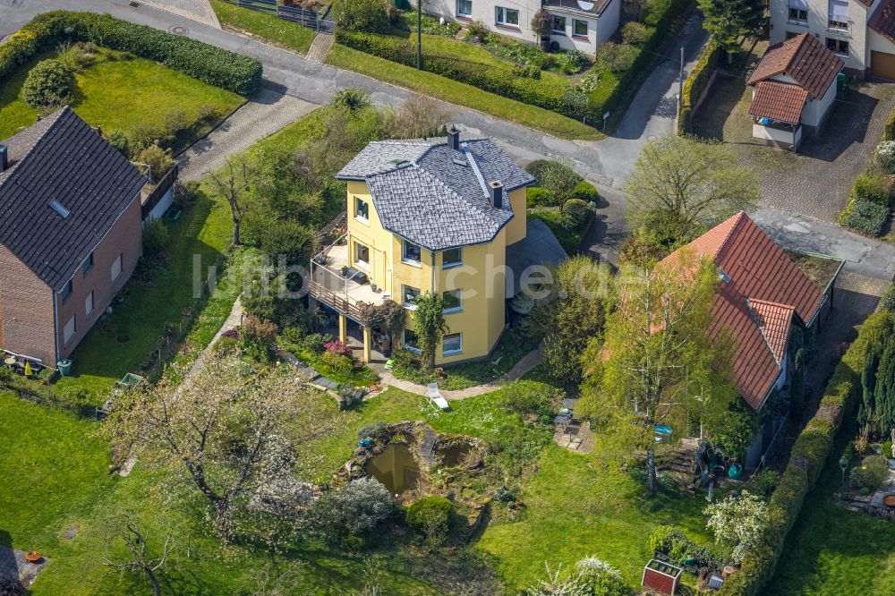 Rüdinghausen aus der Vogelperspektive: Gebäude eines Mehrfamilien- Wohnhauses in Rüdinghausen im Bundesland Nordrhein-Westfalen, Deutschland