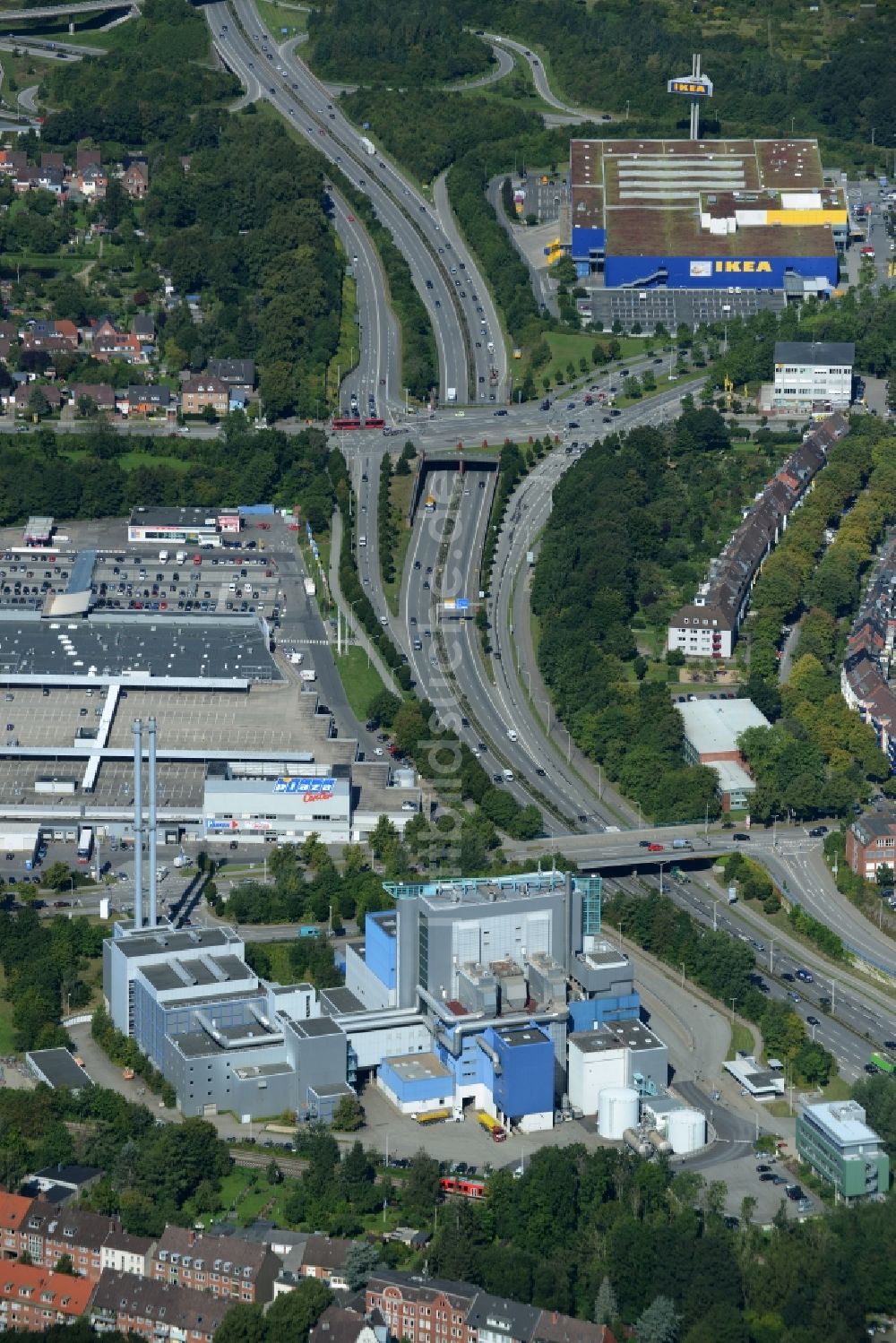 Luftbild Kiel - Gebäude der Müllverbrennung Kiel Gmbh und Plaza Center Kiel in Kiel im Bundesland Schleswig-Holstein