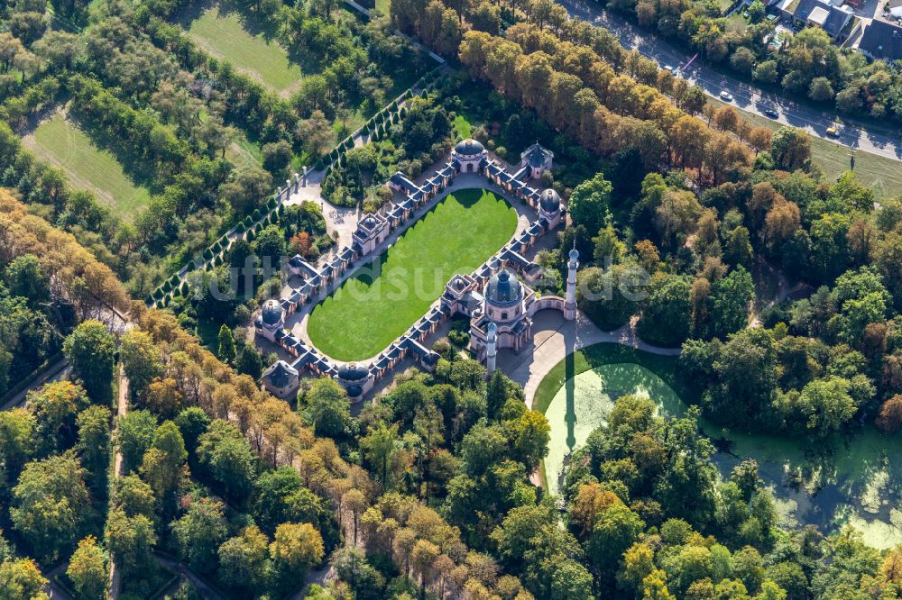 Schwetzingen aus der Vogelperspektive: Gebäude der Moschee im Schlossgarten von Schwetzingen im Bundesland Baden-Württemberg, Deutschland