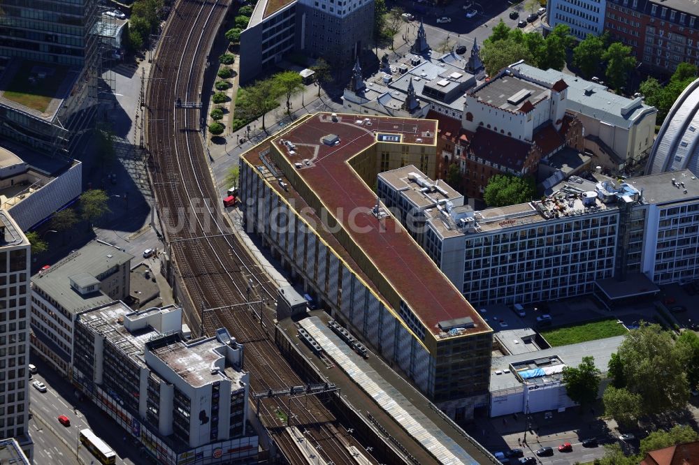 Luftaufnahme Berlin - Gebäude des Motel One Berlin Ku'Damm an der Kantstraße in Berlin Charlottenburg