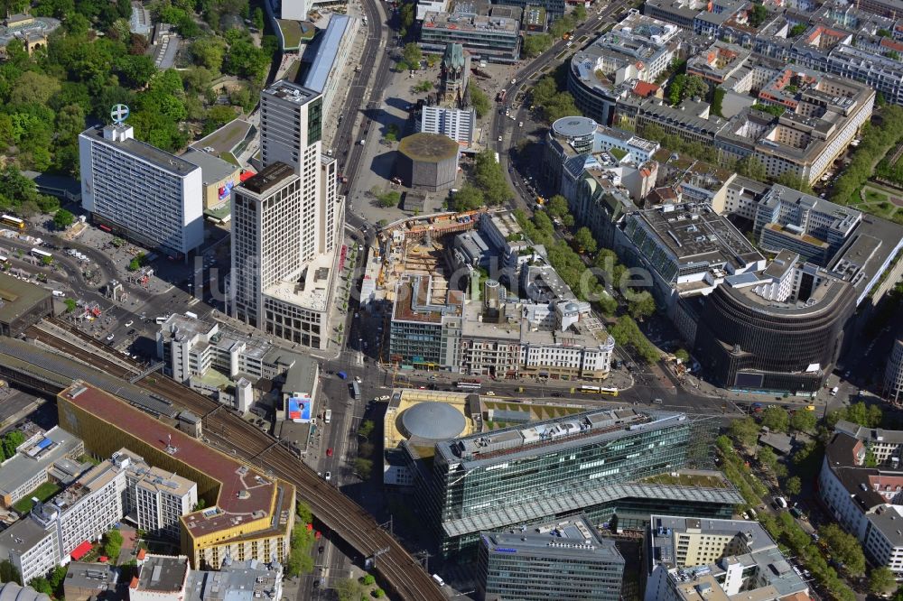 Berlin von oben - Gebäude des Neuen Kranzler Eck in der City West am Kudamm Kurfürstendeamm Ecke Joachimstaler Straße in Berlin - Charlottenburg