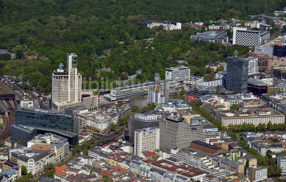 Berlin von oben - Gebäude des Neuen Kranzler Eck in der City West am Kudamm Kurfürstendeamm Ecke Joachimstaler Straße in Berlin - Charlottenburg