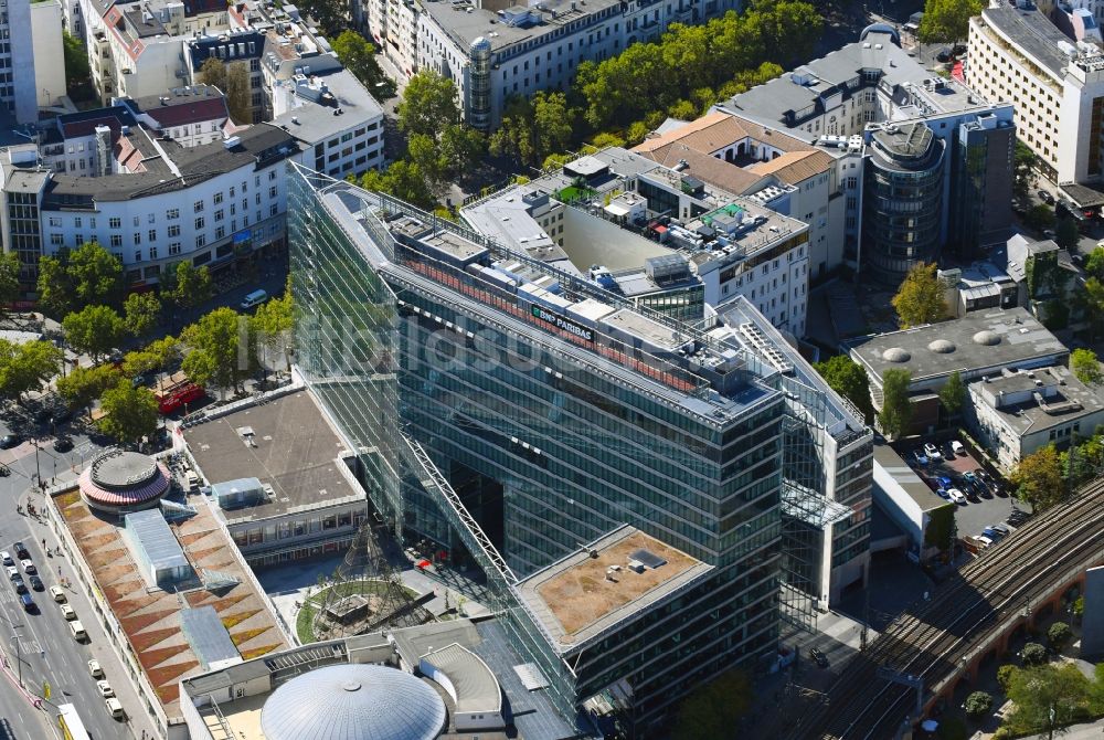 Berlin aus der Vogelperspektive: Gebäude des Neuen Kranzler Eck in der City West am Kudamm Kurfürstendeamm Ecke Joachimstaler Straße in Berlin - Charlottenburg