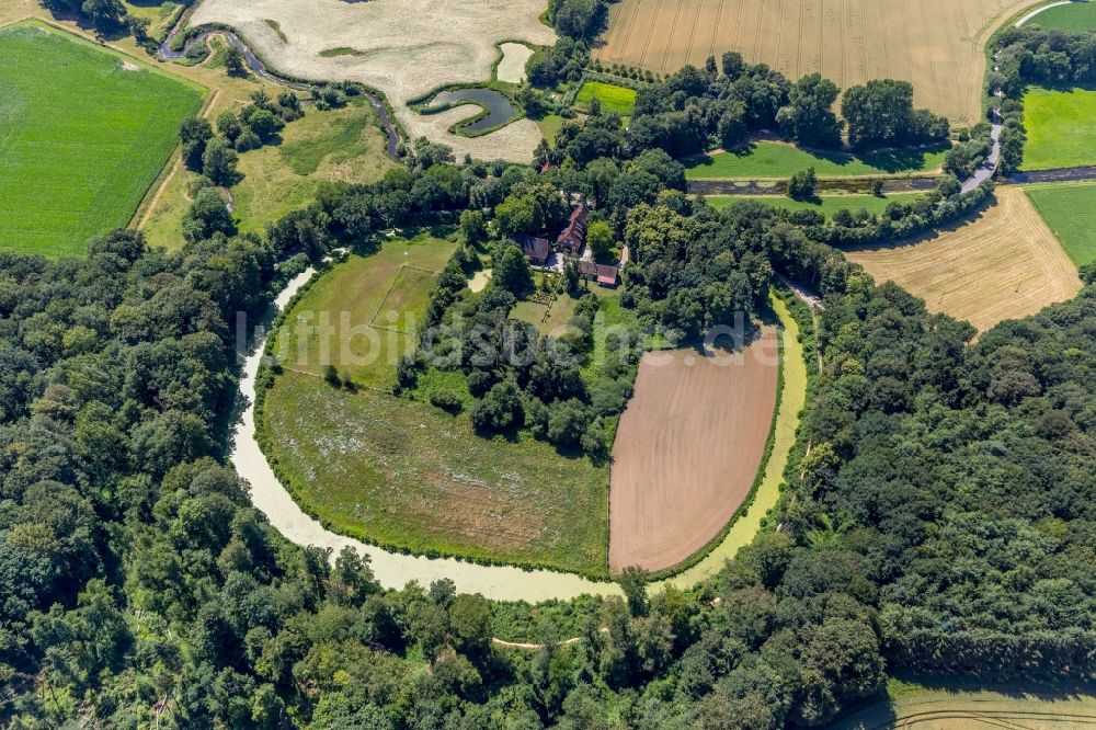 Telgte von oben - Gebäude und Parkanlagen des ehemaliges Rittergutes Haus Langen mit einer Wassermühle in Telgte im Bundesland Nordrhein-Westfalen, Deutschland