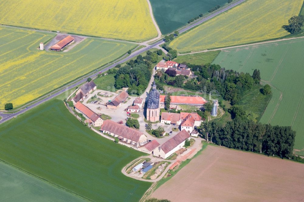 Haßfurt von oben - Gebäude und Parkanlagen des Gutshauses Gut Mariaburghausen in Haßfurt im Bundesland Bayern, Deutschland