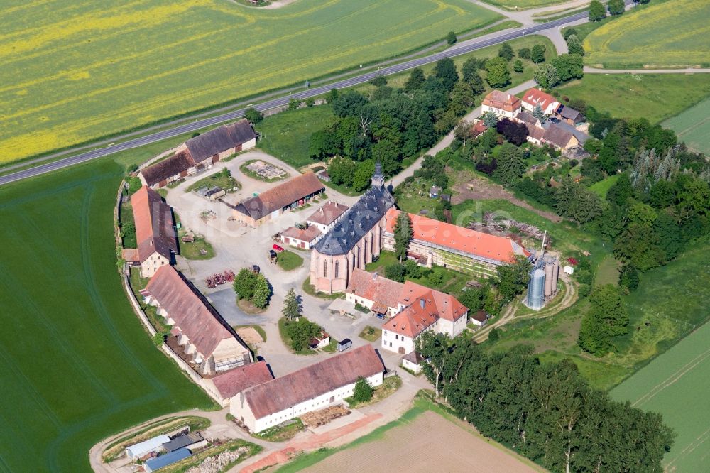 Haßfurt aus der Vogelperspektive: Gebäude und Parkanlagen des Gutshauses Gut Mariaburghausen in Haßfurt im Bundesland Bayern, Deutschland