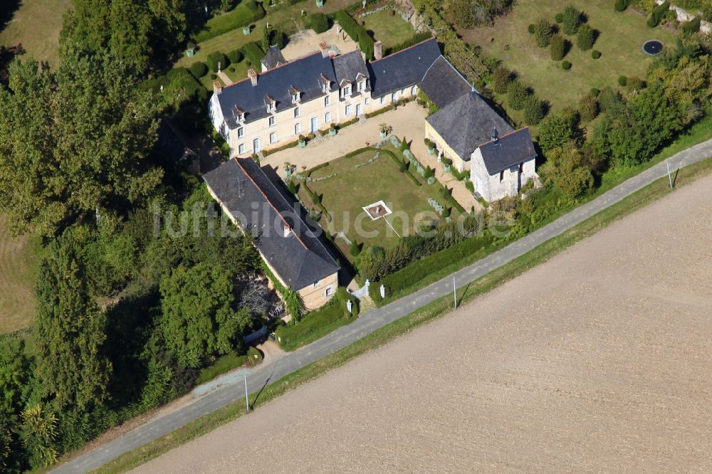 Luftbild Charce Saint Ellier sur Aubance - Gebäude und Parkanlagen eines Gutshauses und Herrenhauses in Charce Saint Ellier sur Aubance in Pays de la Loire, Frankreich