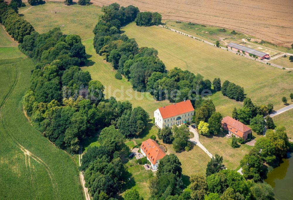 Luftbild Duckow - Gebäude und Parkanlagen des Gutshauses und Herrenhauses in Duckow im Bundesland Mecklenburg-Vorpommern