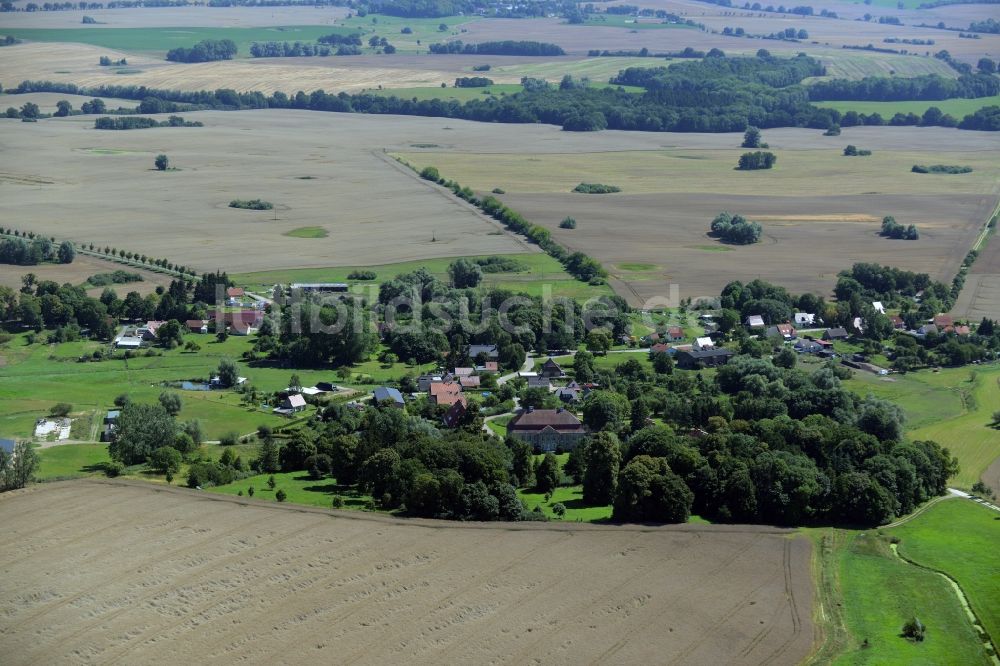 Rumpshagen aus der Vogelperspektive: Gebäude und Parkanlagen des Gutshauses und Herrenhauses in Rumpshagen im Bundesland Mecklenburg-Vorpommern