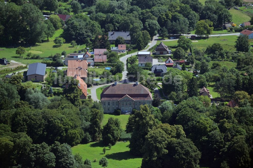 Luftaufnahme Rumpshagen - Gebäude und Parkanlagen des Gutshauses und Herrenhauses in Rumpshagen im Bundesland Mecklenburg-Vorpommern