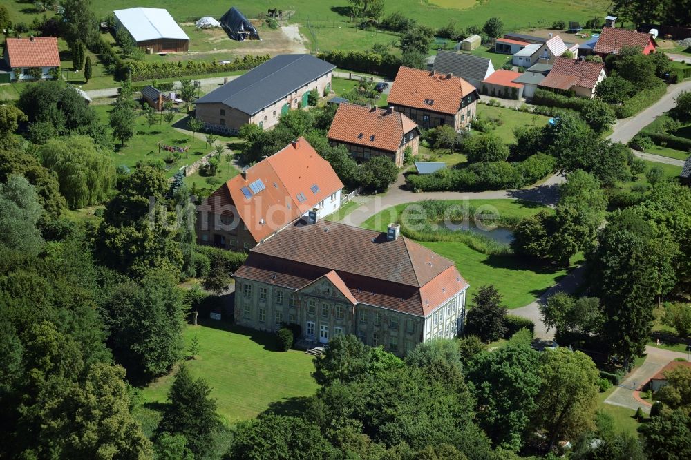 Rumpshagen aus der Vogelperspektive: Gebäude und Parkanlagen des Gutshauses und Herrenhauses in Rumpshagen im Bundesland Mecklenburg-Vorpommern