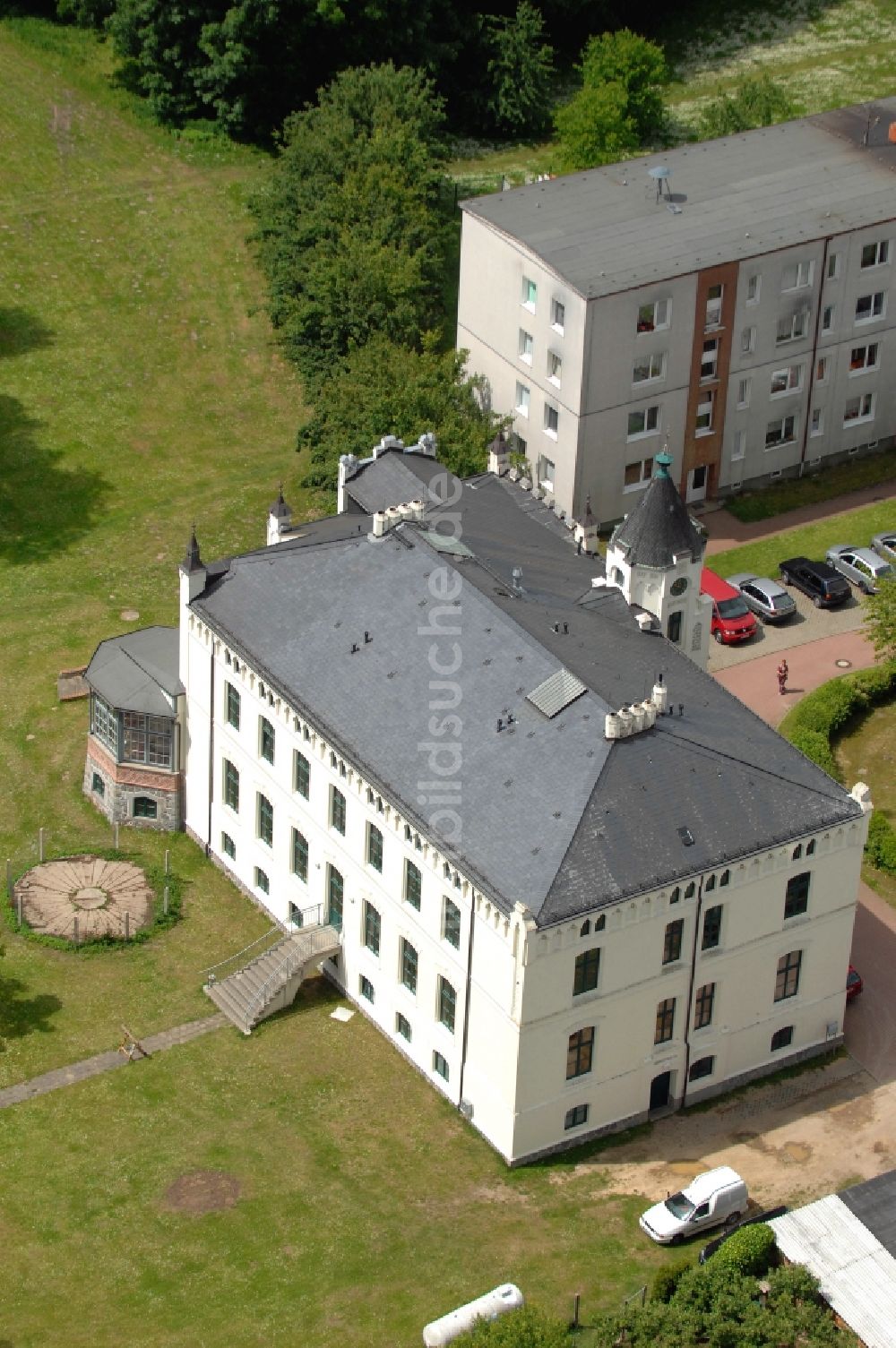 Luftaufnahme Viecheln - Gebäude und Parkanlagen des Gutshauses und Herrenhauses in Viecheln im Bundesland Mecklenburg-Vorpommern, Deutschland