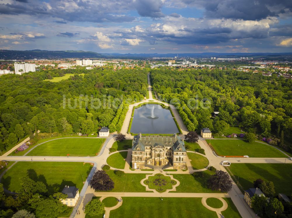 Luftbild Dresden - Gebäude und Parkanlagen des Gutshauses Palais - Grosser Garten in Dresden im Bundesland Sachsen, Deutschland