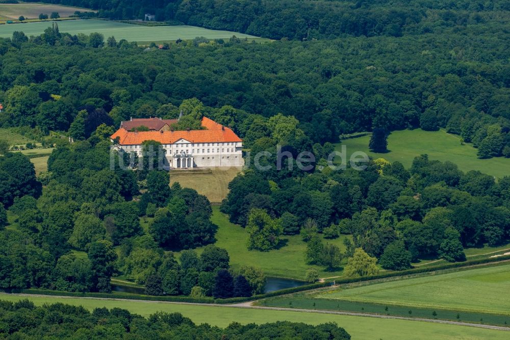 Selm, Cappenberg von oben - Gebäude und Parkanlagen des Schloß Cappenberg im Bundesland Nordrhein-Westfalen